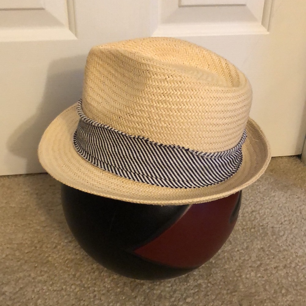 Gap S/M Fedora hat - Picture 3 of 6